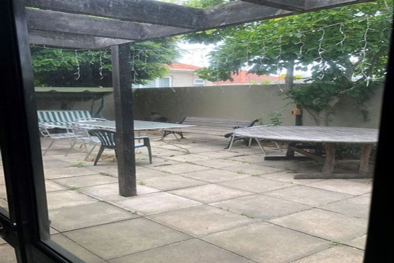 Photo of property in 2/165 Peverel Street, Riccarton, Christchurch, 8041