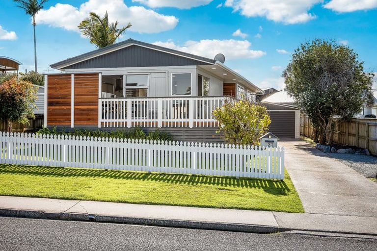 Photo of property in 21 Snells Beach Road, Snells Beach, 0920