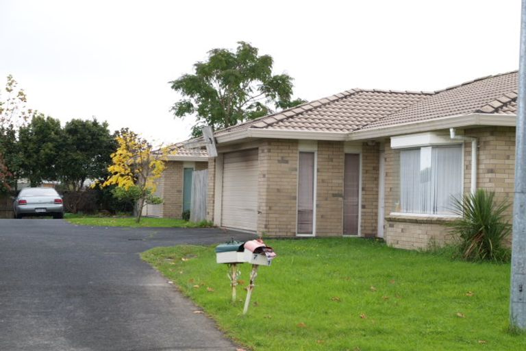 Photo of property in 1/7 Fencotie Place, Northpark, Auckland, 2013