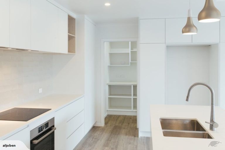 Photo of property in 12 Lewis Way, Cambridge, 3434