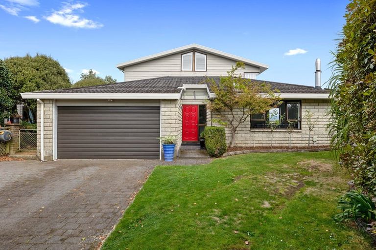Photo of property in 13 Tamati Place, Merrilands, New Plymouth, 4312