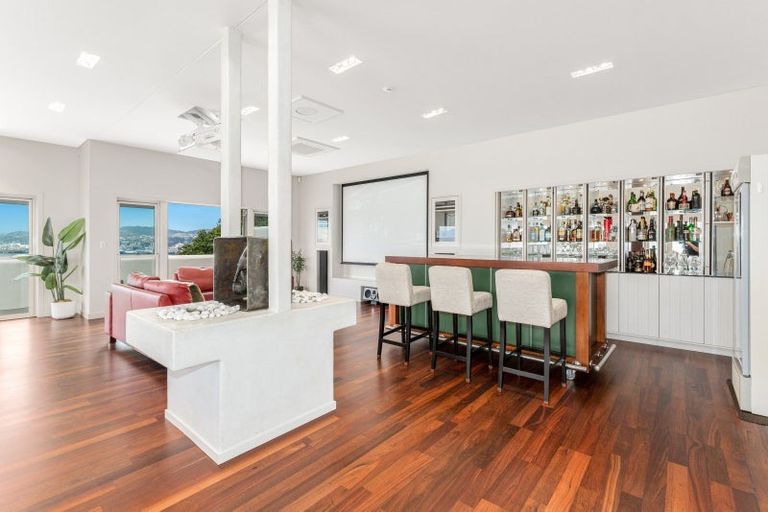 Photo of property in 66 Onslow Road, Khandallah, Wellington, 6035