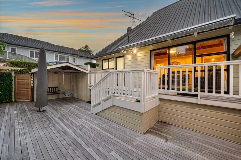 Photo of property in 19 Tainui Road, Cockle Bay, Auckland, 2014