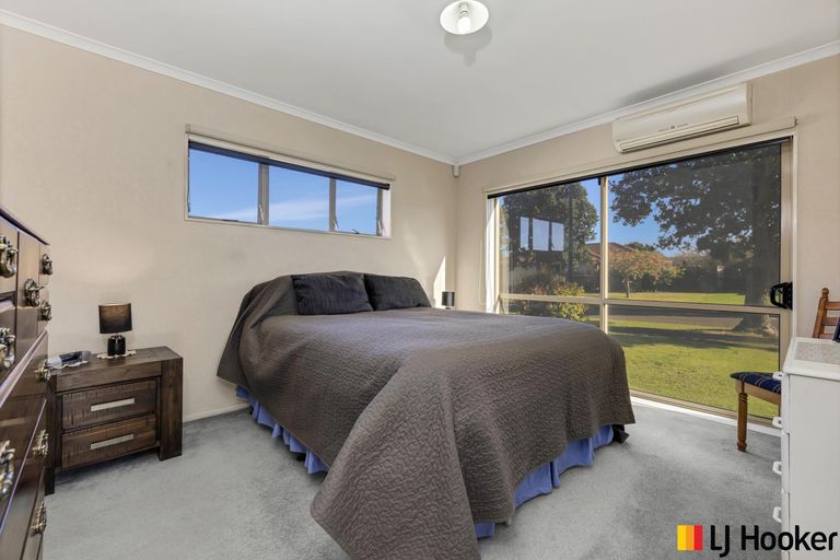 Photo of property in 14 Sandwick Drive, Weymouth, Auckland, 2103