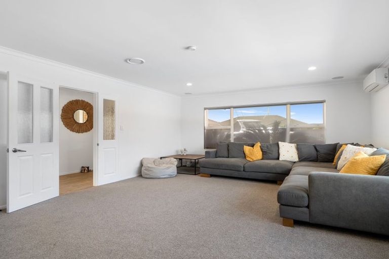 Photo of property in 6 Madeira Close, Papamoa Beach, Papamoa, 3118