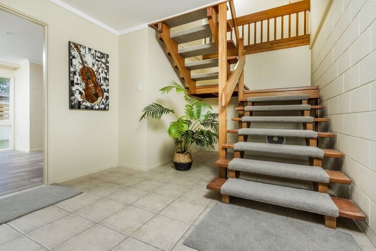 Photo of property in 51 Gladstone Road, Northcote, Auckland, 0627