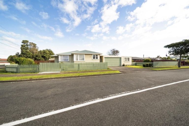 Photo of property in 25 Waihi Road, Hawera, 4610