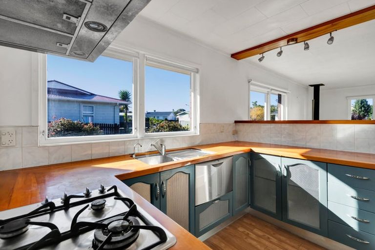 Photo of property in 7 Oleander Place, Bell Block, New Plymouth, 4312