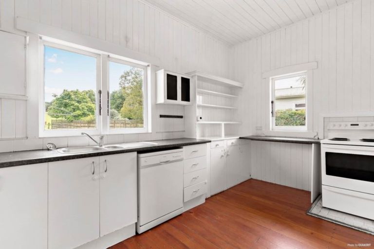 Photo of property in 49 Maungakiekie Avenue, Greenlane, Auckland, 1051