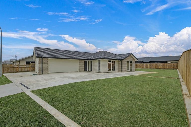 Photo of property in 13 Echo Street, 4702