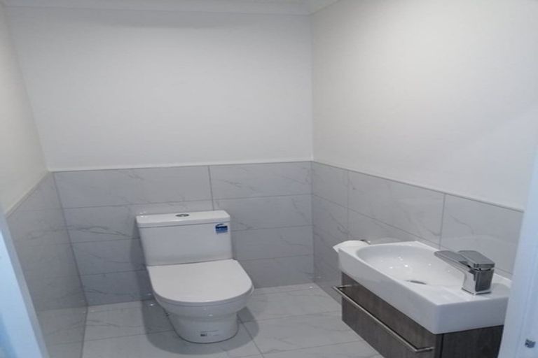 Photo of property in 28 Manor Park Road, Manor Park, Lower Hutt, 5019