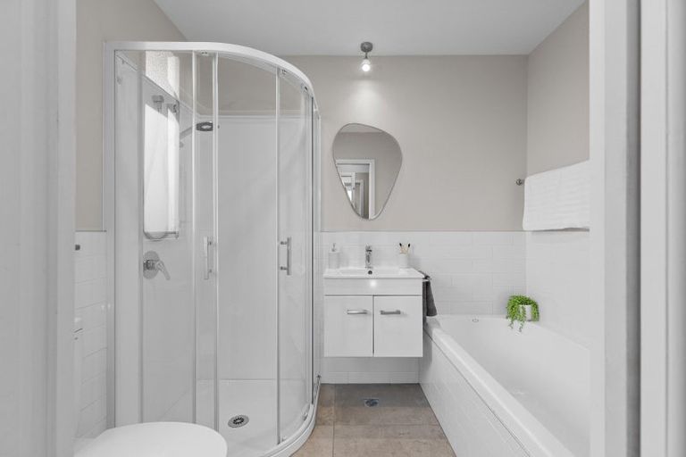 Photo of property in 17 East Street, Terrace End, Palmerston North, 4410