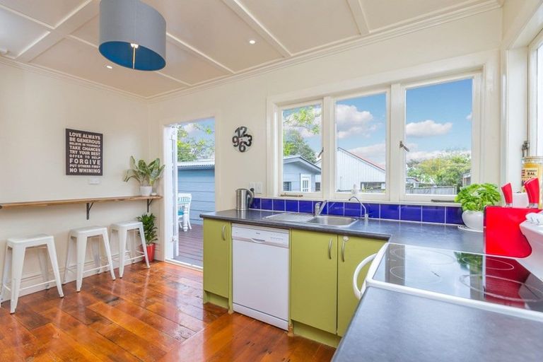 Photo of property in 25 Balmain Road, Birkenhead, Auckland, 0626