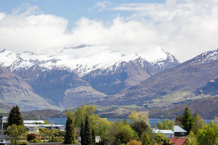 Photo of property in 99 Kings Drive, Wanaka, 9305