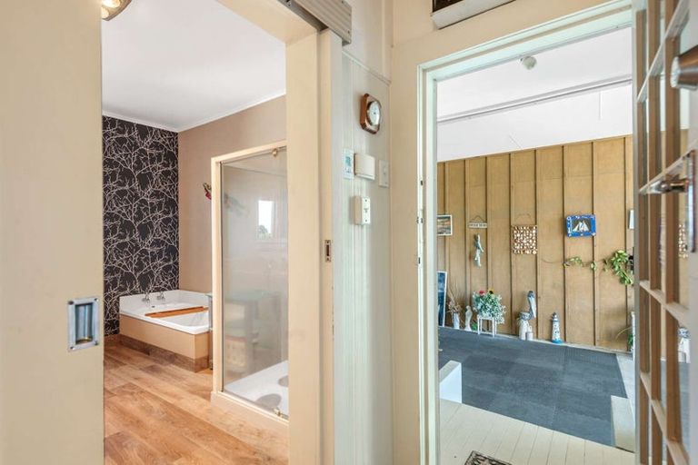 Photo of property in 153 Cornfoot Street, Castlecliff, Whanganui, 4501