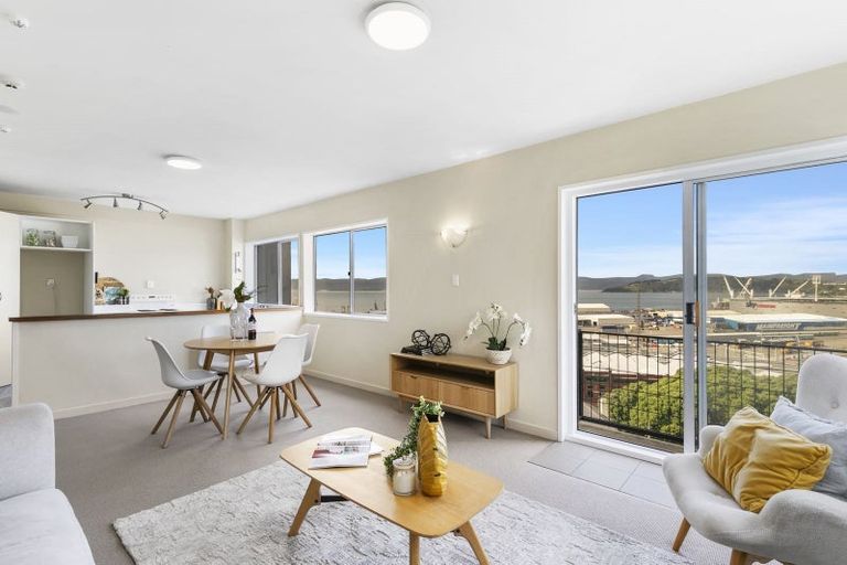 Photo of property in Mansfield Towers, 1 Grant Road, Thorndon, Wellington, 6011