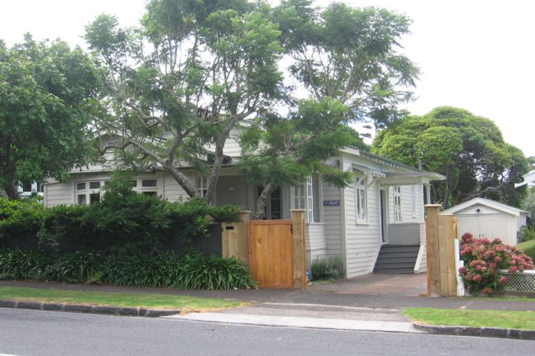 Photo of property in 27 Wairere Avenue, Mount Albert, Auckland, 1025