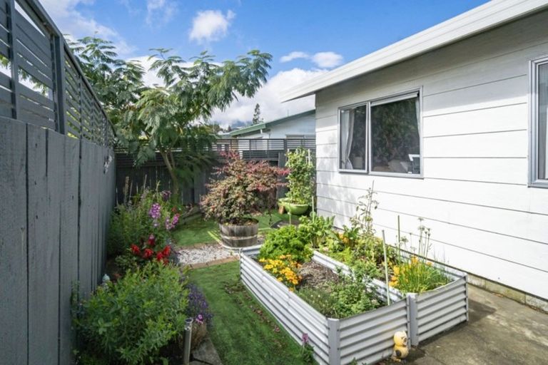 Photo of property in 2/19 Parkers Road, Tahunanui, Nelson, 7011