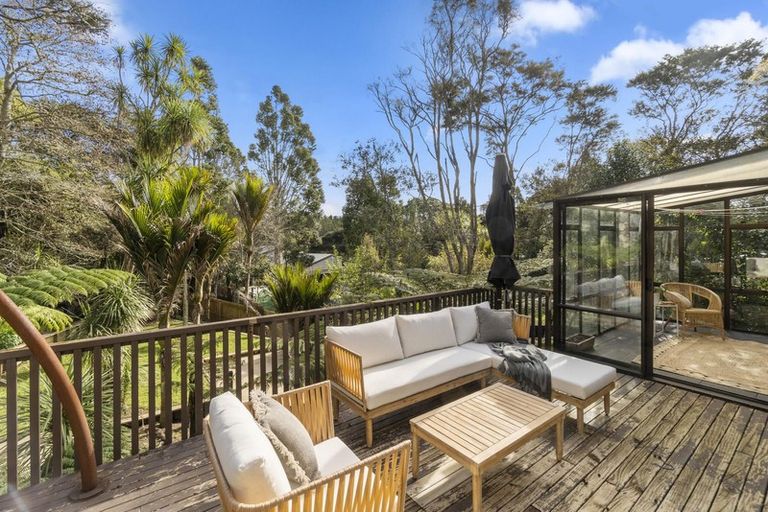 Photo of property in 195 Atkinson Road, Titirangi, Auckland, 0604