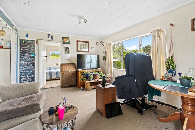 Photo of property in 142 Massey Road, Waipu, 0582