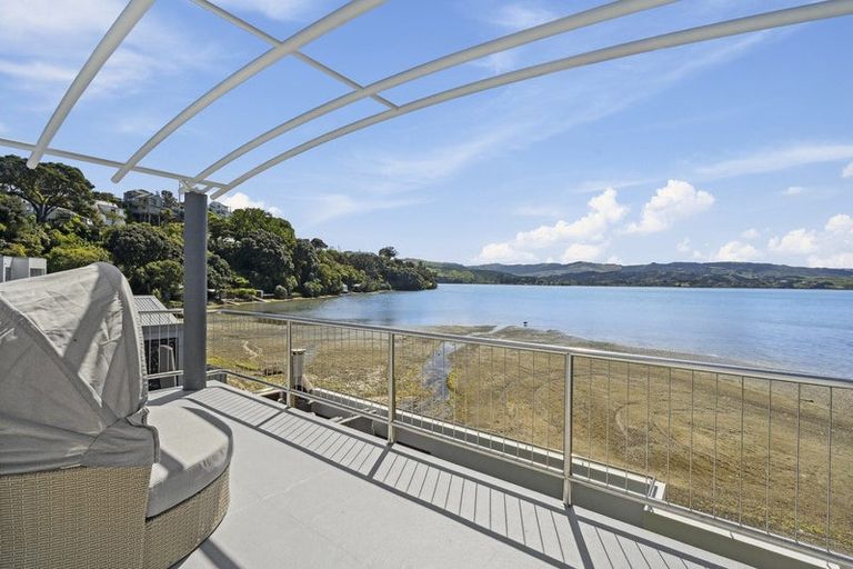 Photo of property in 85 Paremata Road, Paremata, Porirua, 5024