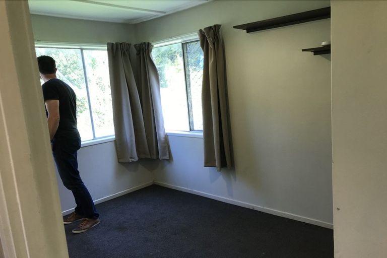 Photo of property in 30 Glenelg Road, Red Beach, 0932