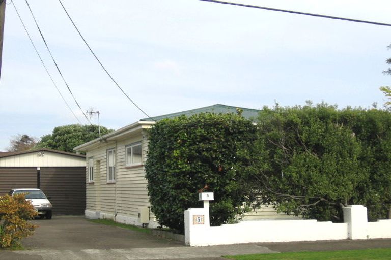 Photo of property in 5 Garden Road, Avalon, Lower Hutt, 5011