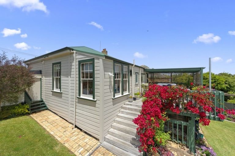 Photo of property in 106 Forest Lake Road, Forest Lake, Hamilton, 3200