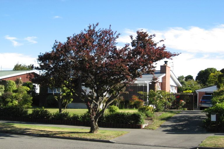 Photo of property in 17 Harrowdale Drive, Avonhead, Christchurch, 8042