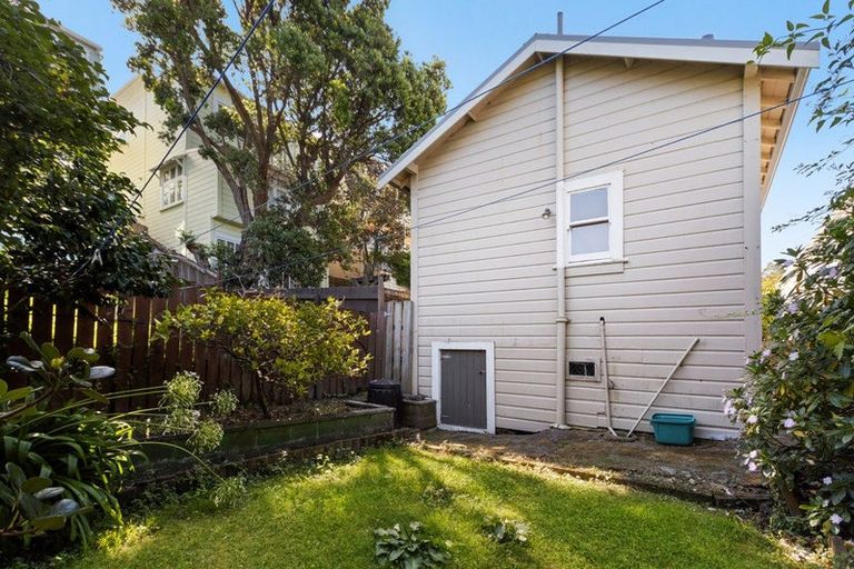 Photo of property in 7 Carrington Street, Mount Cook, Wellington, 6021
