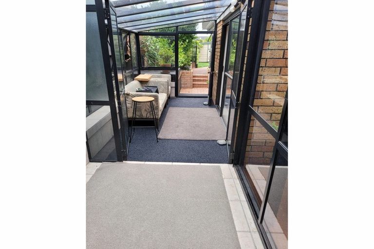 Photo of property in 1 Paulownia Place, Totara Heights, Auckland, 2105