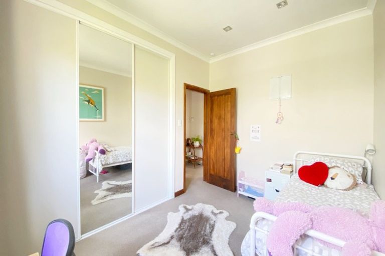 Photo of property in 8 Lynch Street, Point Chevalier, Auckland, 1022