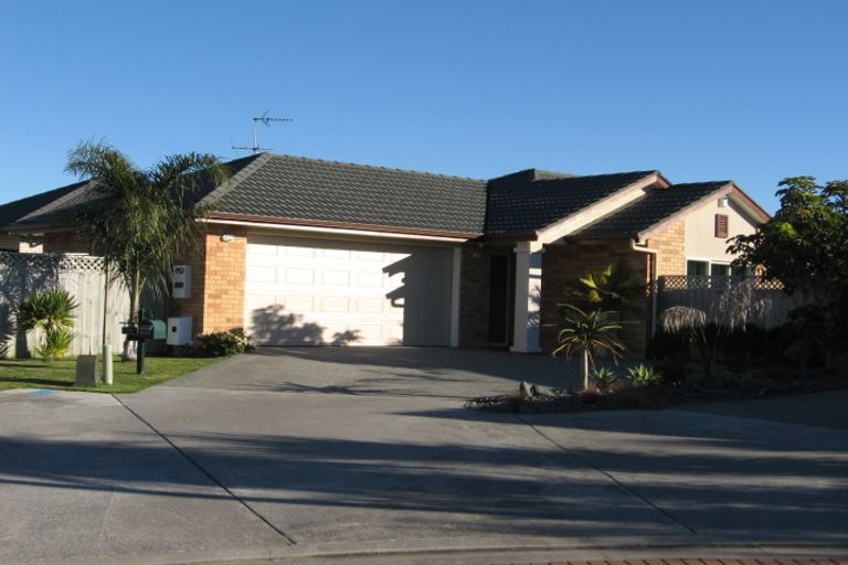 Photo of property in 14 Kimptonfields Court, Wattle Downs, Auckland, 2103