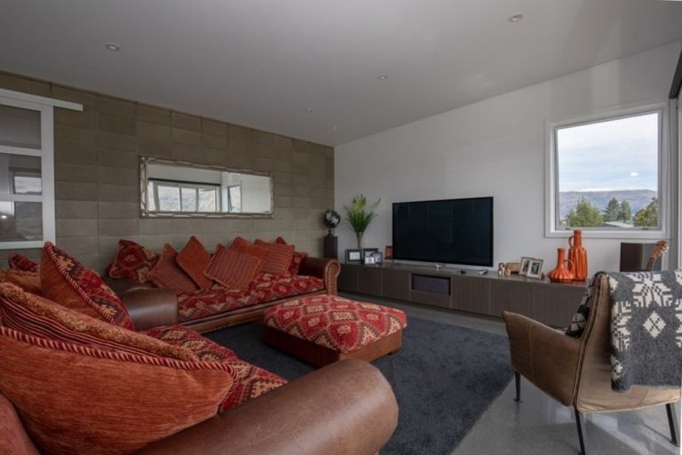 Photo of property in 27 Ridgecrest, Wanaka, 9305