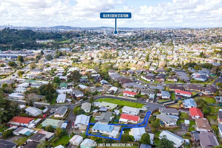 Photo of property in 25 Glen Close, Glen Eden, Auckland, 0602