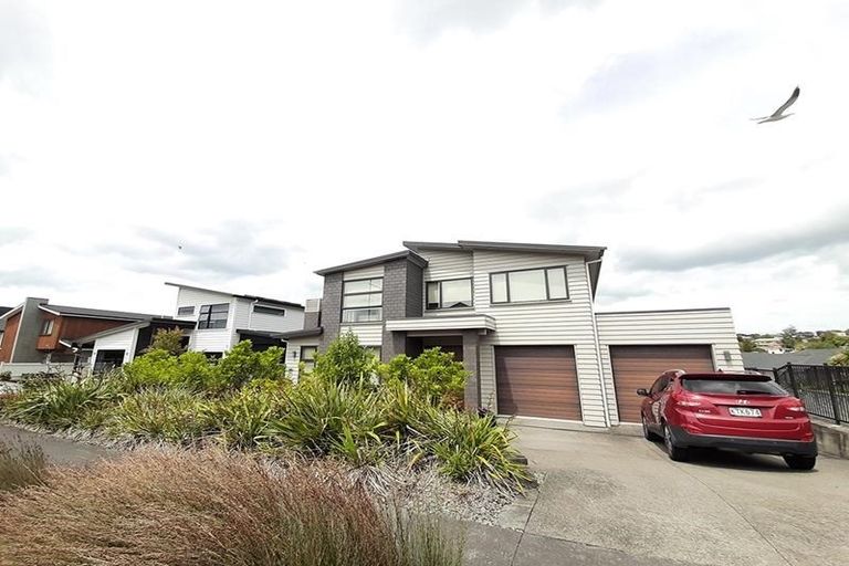 Photo of property in 12 Remuremu Street, Long Bay, Auckland, 0630