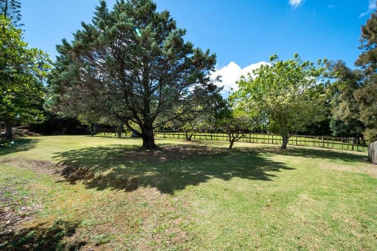 Photo of property in 1295 Coatesville-riverhead Highway, Kumeu, 0892