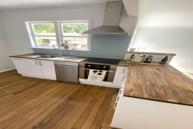 Photo of property in 33 Shakespeare Road, Bluff Hill, Napier, 4110