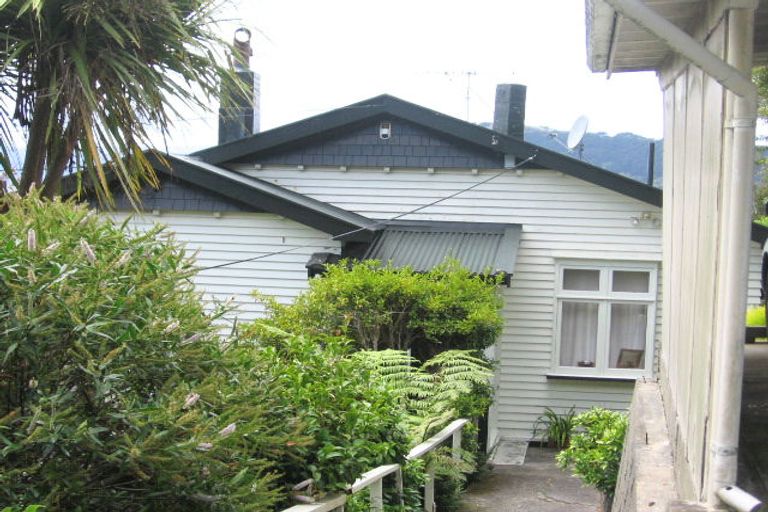 Photo of property in 3 Durham Crescent, Aro Valley, Wellington, 6021