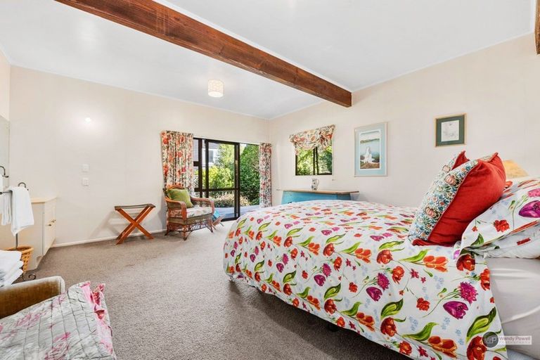 Photo of property in 2 Lady Bell Grove, Lowry Bay, Lower Hutt, 5013