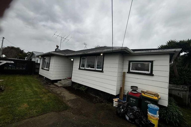 Photo of property in 160 Seaview Road, Westown, New Plymouth, 4310