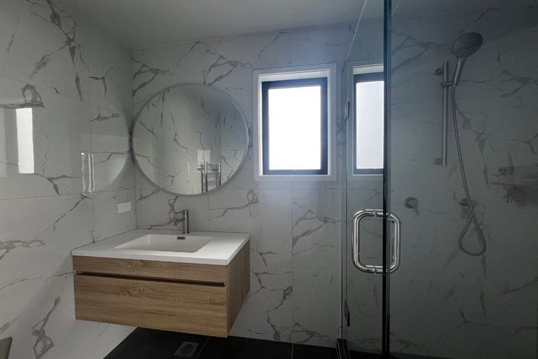 Photo of property in 3/21 Divich Avenue, Te Atatu South, Auckland, 0610