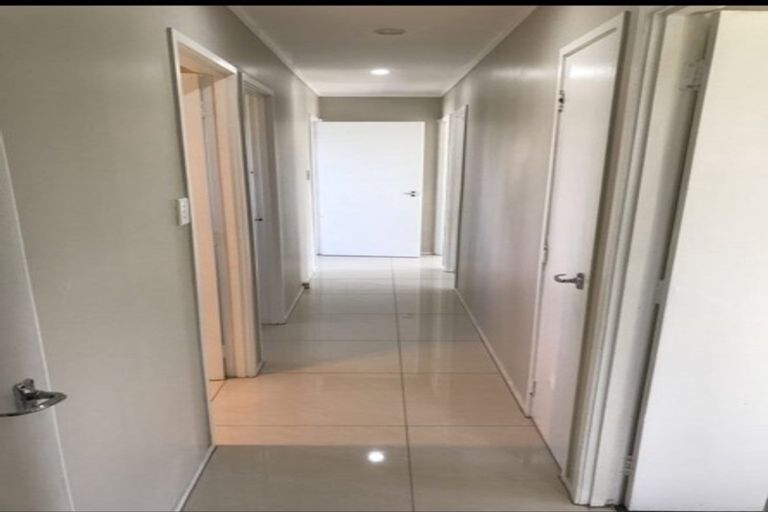 Photo of property in 7 Secretariat Place, Randwick Park, Auckland, 2105