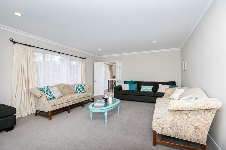 Photo of property in 17 Greenfield Drive, Western Heights, Hamilton, 3200