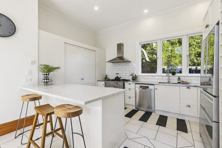 Photo of property in 52 Ira Street, Miramar, Wellington, 6022