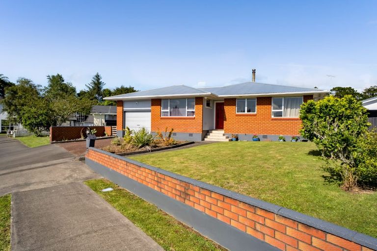 Photo of property in 21 Montjoy Street, Stratford, 4332