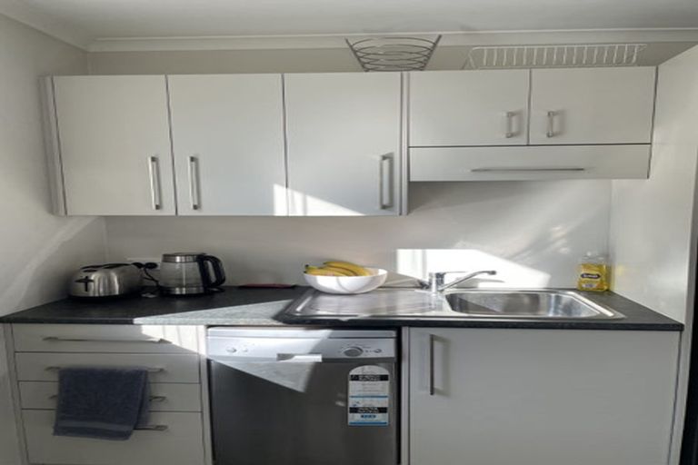 Photo of property in 39 Norwich Street, Wilton, Wellington, 6012