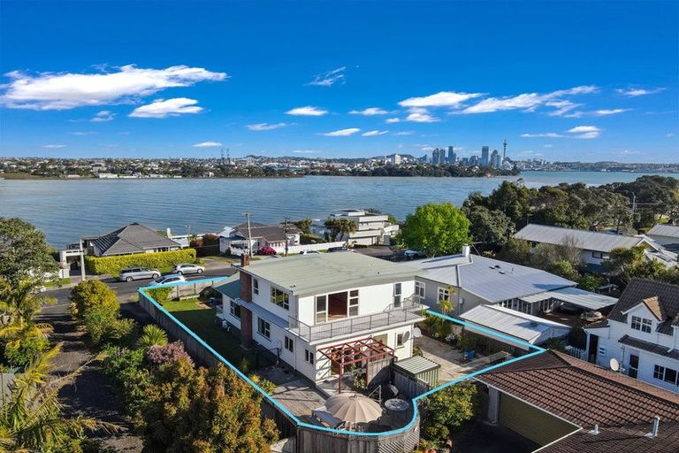 Photo of property in 1/90 Norwood Road, Bayswater, Auckland, 0622