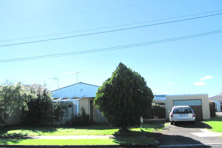 Photo of property in 1/21 Buckingham Crescent, Manukau, Auckland, 2025