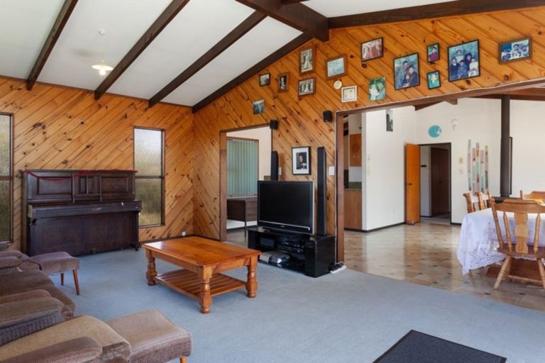 Photo of property in 2 Edgewater Grove, Whakatane, 3120